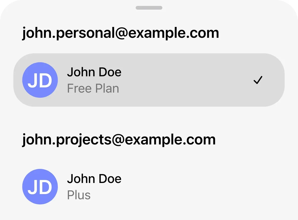 De accountwisselaar in ChatGPT met twee voorbeeldaccounts, met een vinkje bij het actieve Free-account
